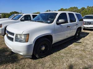 lot 4 image: Surplus  2013 Chevrolet Tahoe Police Package, mileage 118,891  (VIN 1GNLC2F02DR225814)