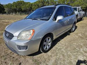lot 13 image: Boerne Police Seizure  2008 Kia Rondo LXVE,  mileage 133,458  (VIN  KNAFG526487150441