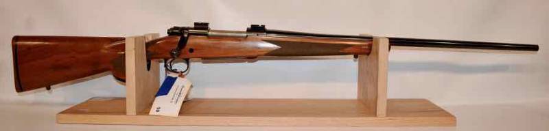 lot 98 image: Winchester Mod. 70 XTR Sporter Bolt Rifle,  7mm MAG,  24 bbl.  (sn  G2114128)  used