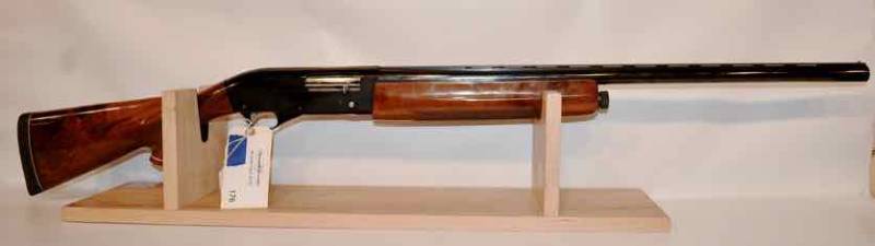 lot 176 image: Charles Daly 12 ga Semi-auto shotgun