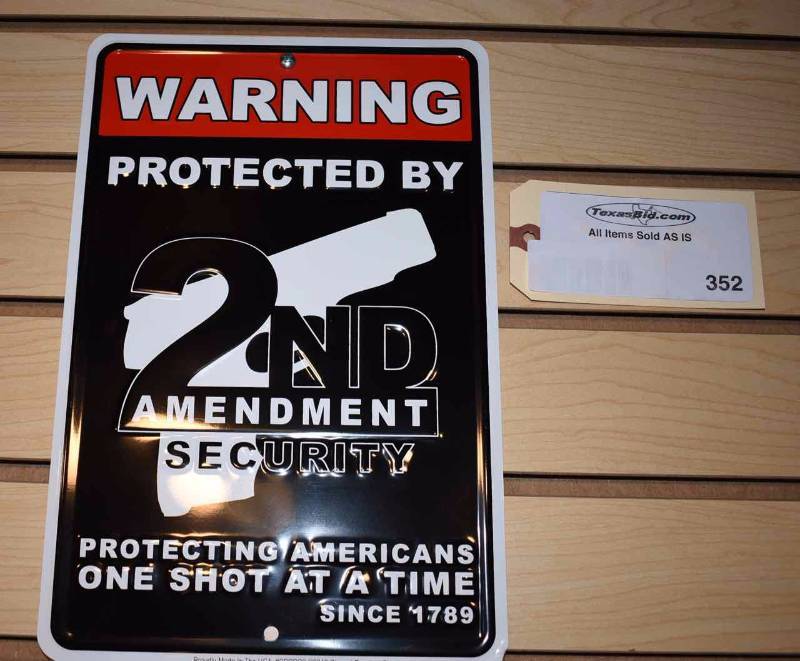 lot 352 image: Tin Sign 2nd Amendment