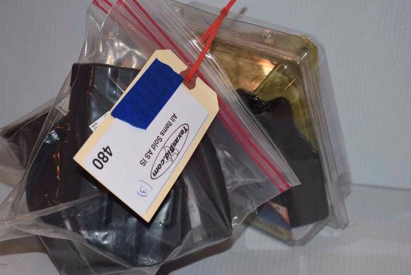 lot 480 image: (3)Holsters Blackhawk & Beretta