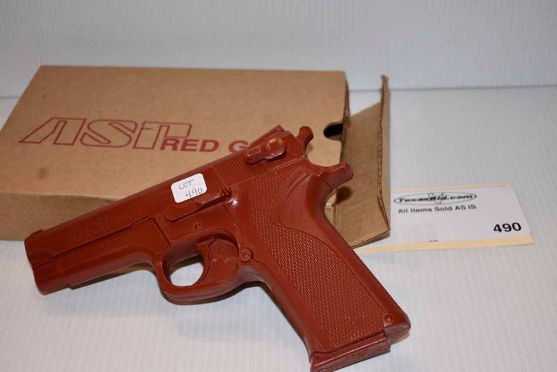 lot 490 image: Red Gun Smith & Wesson