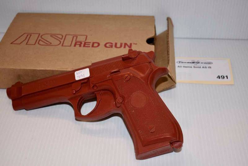 lot 491 image: Red Gun Beretta