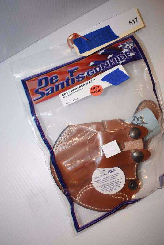 lot 517 image: DeSantis Gunhide Holster
