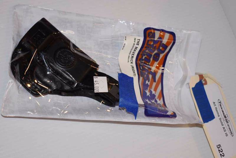 lot 522 image: DeSantis Gunhide Holster