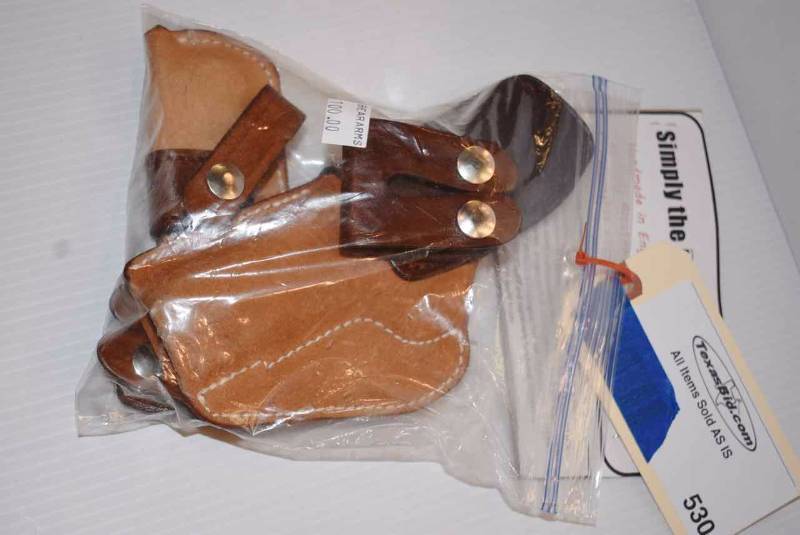 lot 530 image: Holster & Pouches