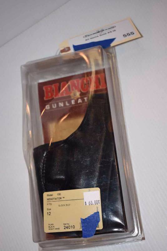 lot 555 image: Biancchi Holster
