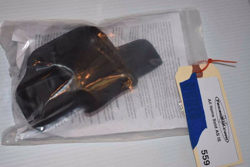 lot 559 image: Don Hume Holster