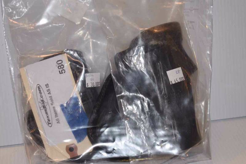 lot 580 image: (3)Holsters