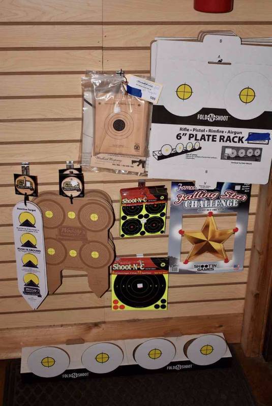lot 586 image: Paper Targets