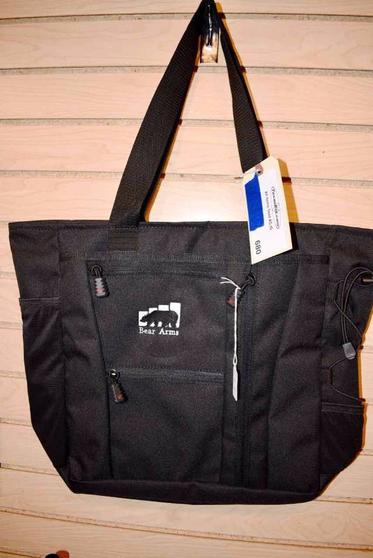 lot 680 image: All Purpose Gear Bag