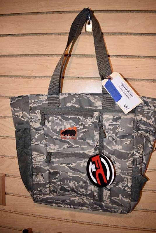 lot 681 image: All Purpose Gear Bag