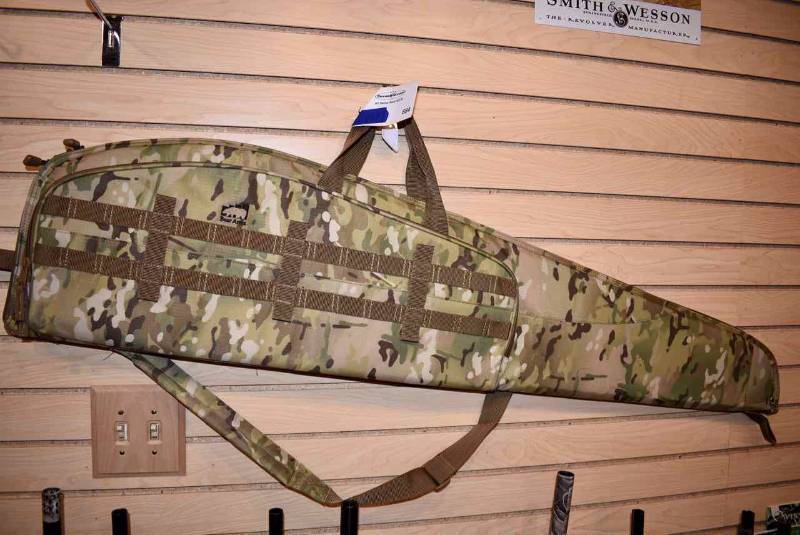 lot 684 image: Camo Gun Case