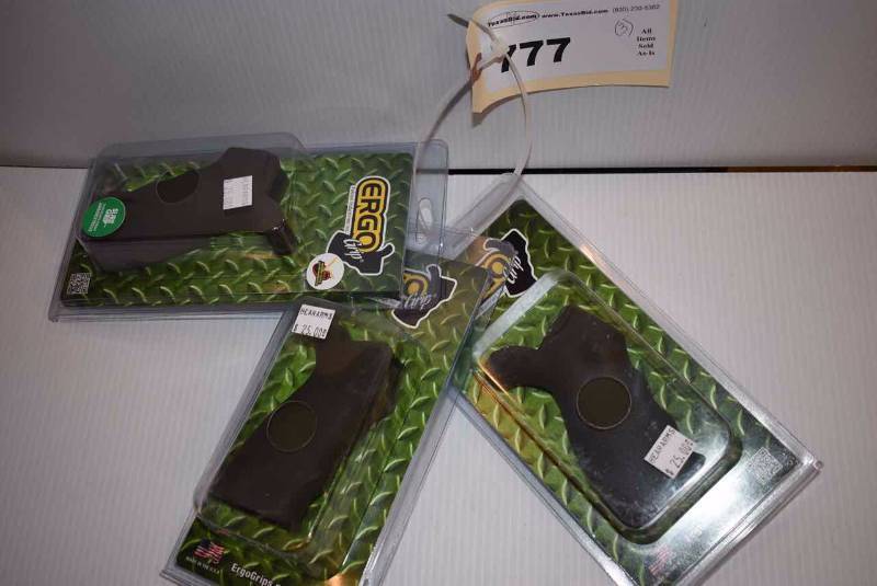 lot 777 image: (3)Ergo Grips