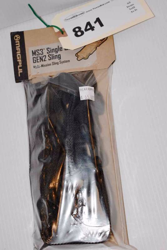 lot 841 image: (1)MagPull Sling