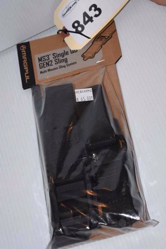 lot 843 image: (1)MagPull Sling