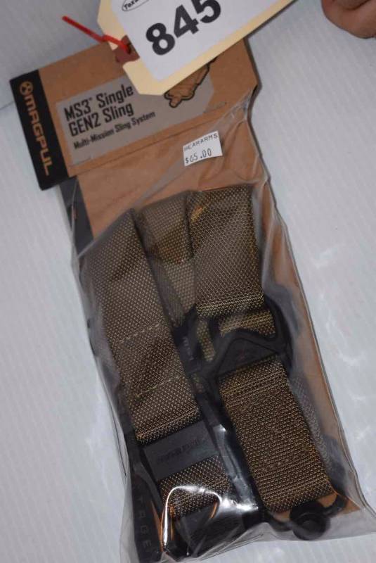 lot 845 image: (1)MagPull Sling