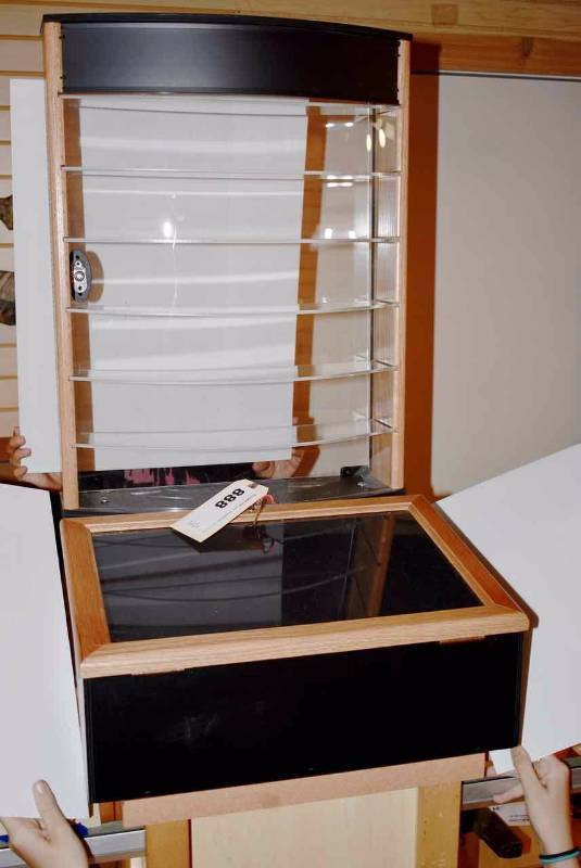 lot 888 image: Display Case