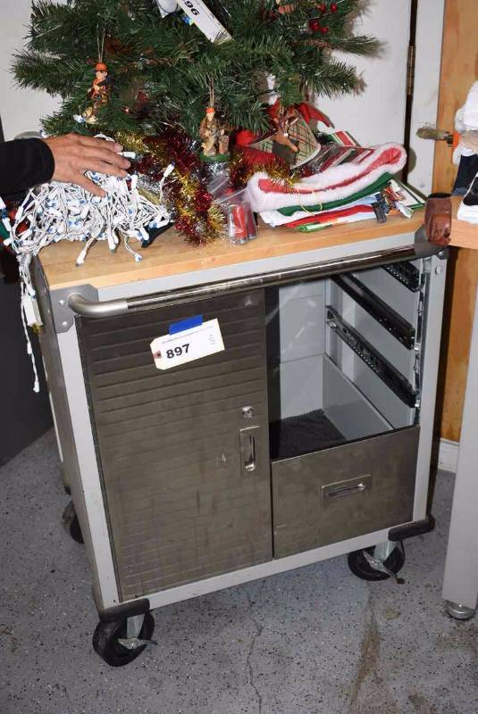 lot 897 image: Rolling Cabinet
