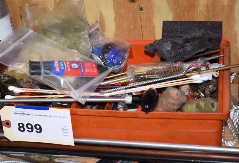 lot 899 image: Gun Cleaning Supplies & Pad
