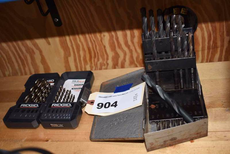 lot 904 image: Drill Bits