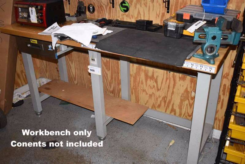 lot 909 image: Work Bench