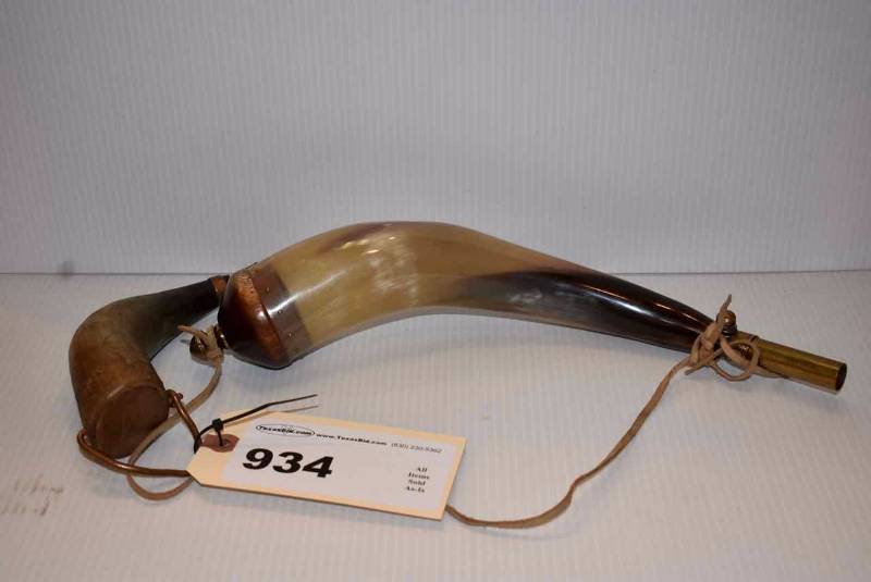 lot 934 image: (2)Powder Horns