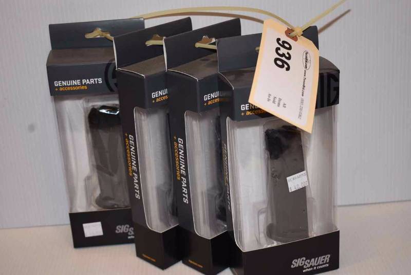lot 936 image: (4)Sig Sauer Magazines