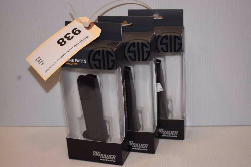 lot 938 image: (3)Sig Sauer Magazines