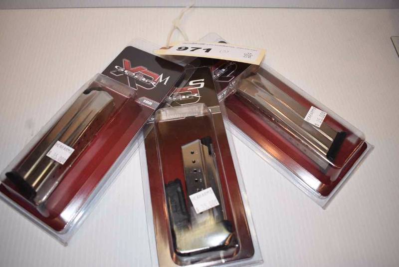 lot 971 image: (3)XD Gear Magazines