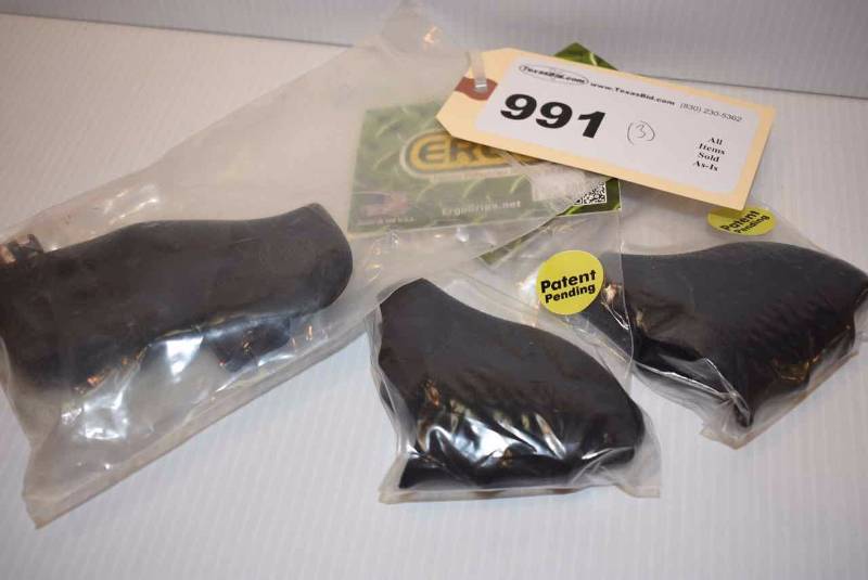 lot 991 image: (3)Grips