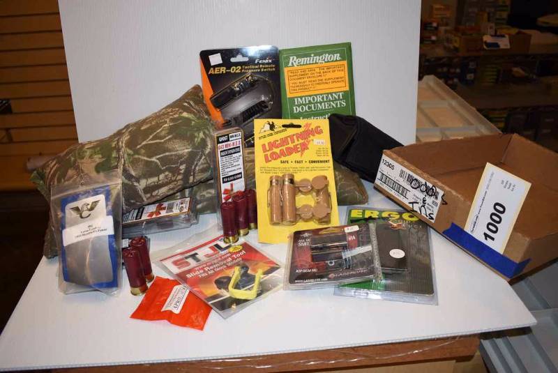 lot 1000 image: Assortment of Stuff