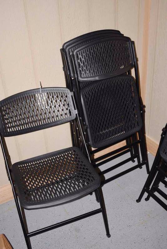 lot 1008 image: (4)Mity-Lite Folding Chairs