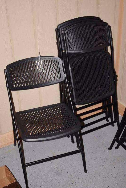 lot 1009 image: (4)Mity-Lite Folding Chairs