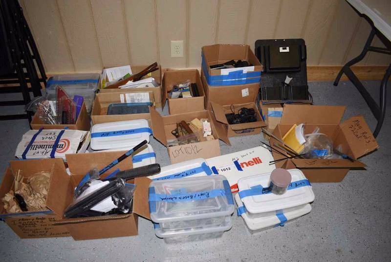 lot 1012 image: Assorted Gun Parts & Pieces