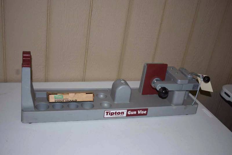 lot 1014 image: Tipton Gun Vise & Ingot Mould
