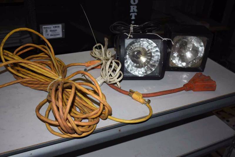 lot 1033 image: (2)Strobe Lights, (1)Extension Cords