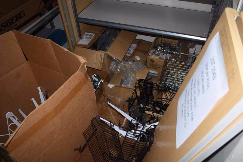 lot 1043 image: Display Pegs, Hooks, Shelves, Display Unit