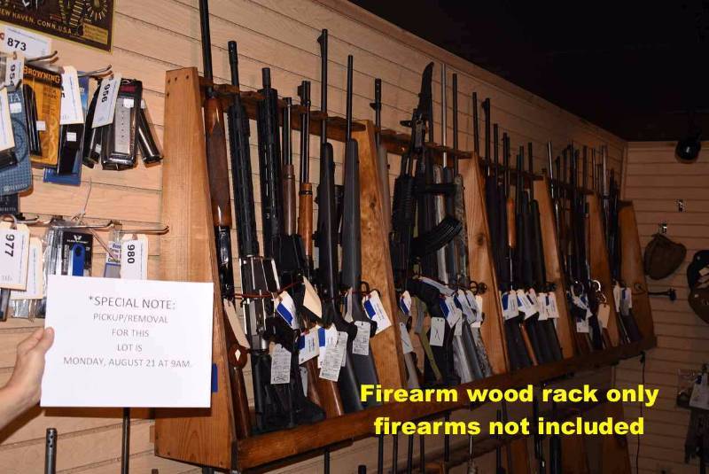 lot 1044 image: (5)Gun Racks