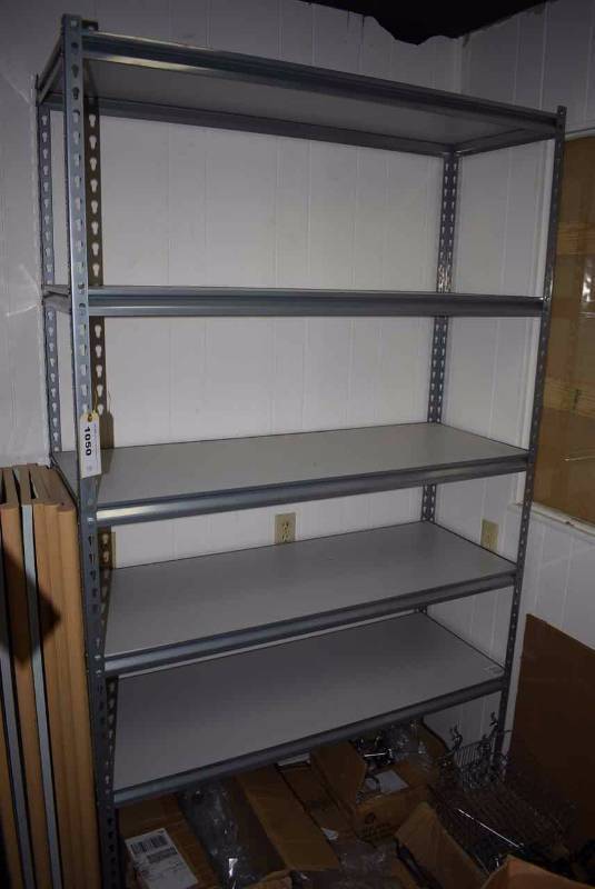 lot 1050 image: Shelf Unit