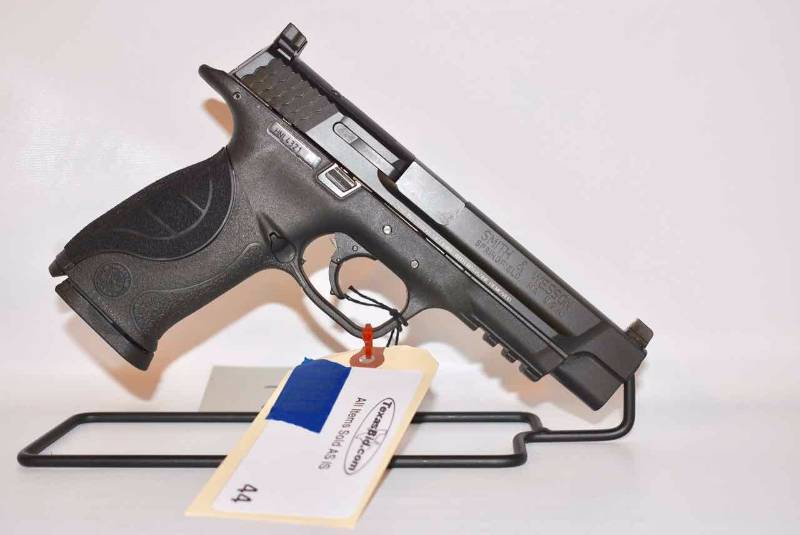 lot 44 image: Smith & Wesson M&P Pro Core  9mm   (sn  HNL4321)  new