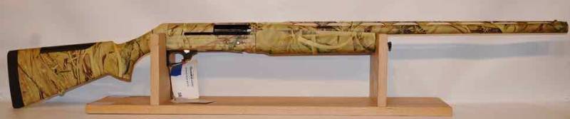 lot 58 image: Breda Mod. BRE56  12 ga. Semi-auto Shotgun, 27 barrel, Camo,  (sn  BA3678)  new