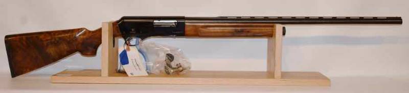 lot 69 image: Franchi  FSA48AL Deluxe Semi-Auto 28 ga. Shotgun,  28 bbl  (sn  05-03-E06785-06)  new