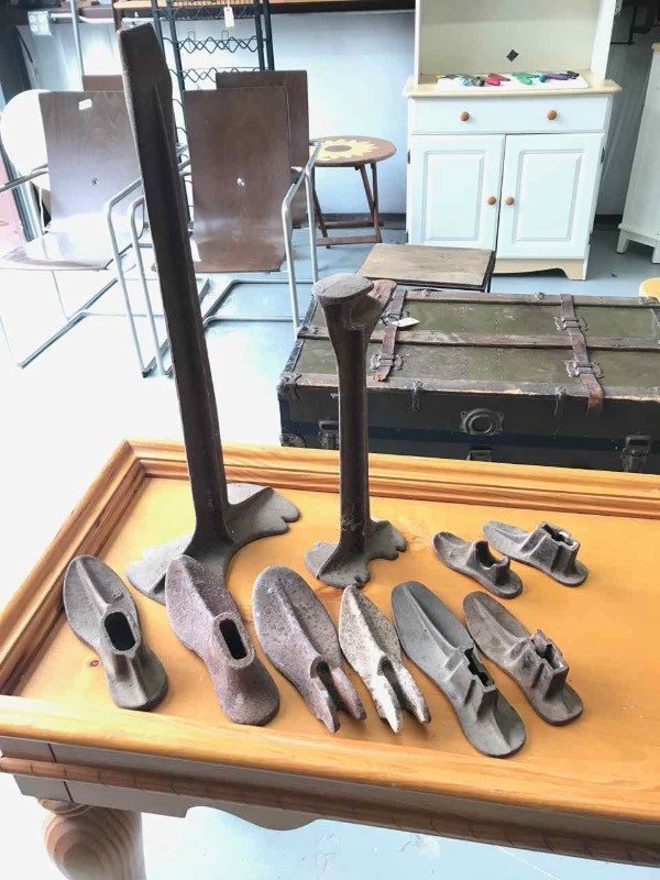lot 40 image: Old Iron Shoe Lasts & Stand