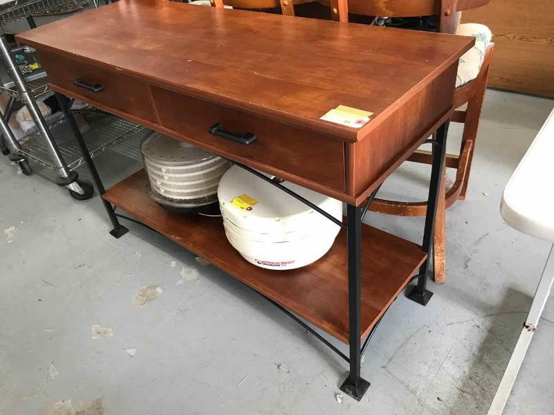 lot 45 image: Sofa Table