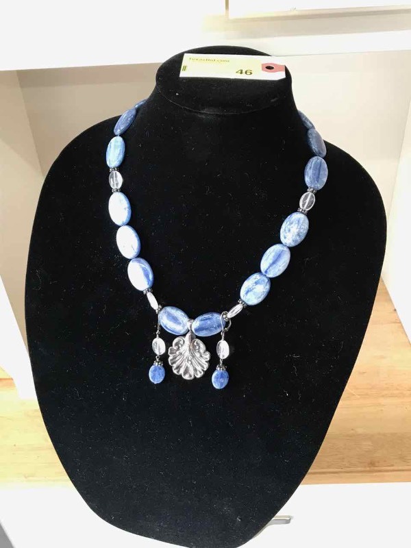 lot 46 image: Blue Necklace & Pierced Dangle Earrings (CN)