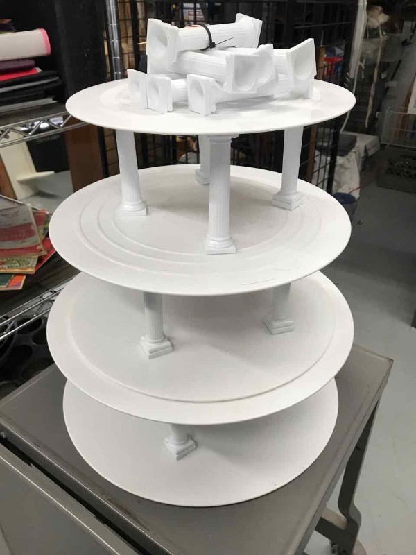lot 80 image: For Cake  Wilton Stands White Plastic