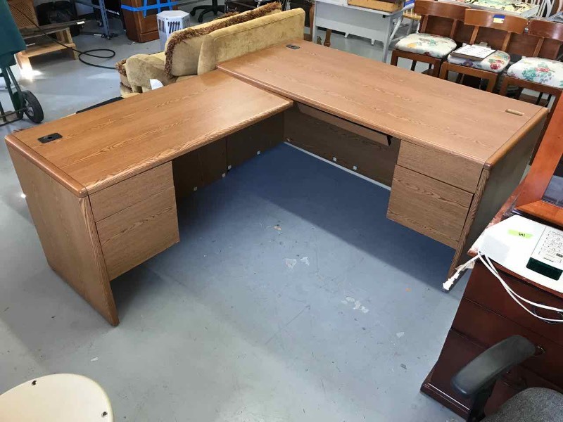lot 96 image: Office Desk with Return