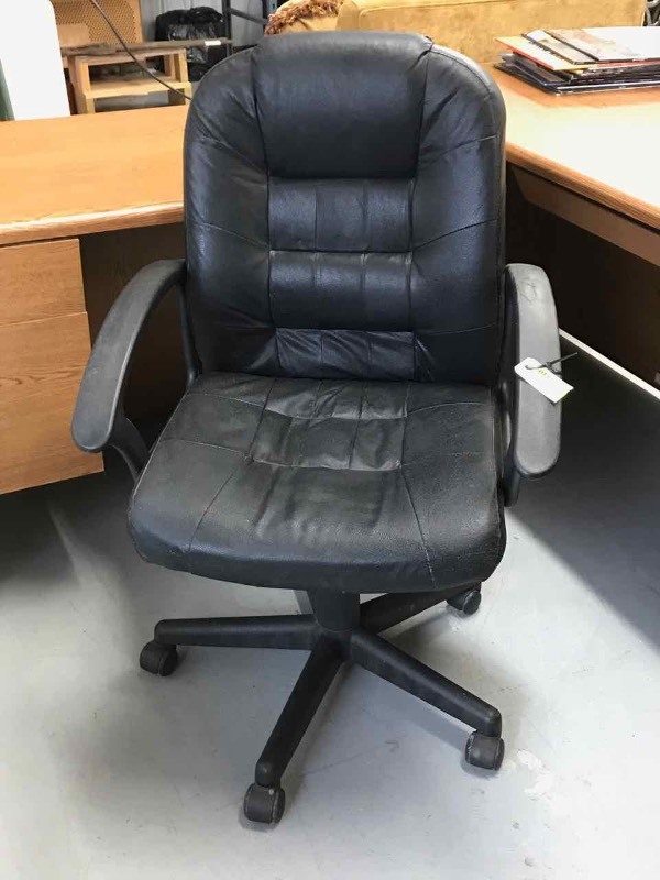 lot 110 image: Black Desk Chair
